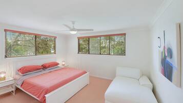 4 bedrooms, WiFi, bed sheets