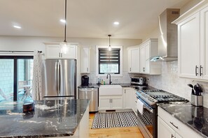 Fridge, microwave, oven, stovetop - 2 Miles to the Lake - Million Dollar Beach (Lake George)