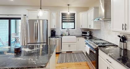 2 Miles to the Lake - Million Dollar Beach