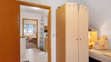 1 bedroom, free WiFi, bed sheets