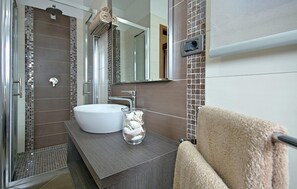 Shower - Stunning home in Visnjan with WiFi (Visnjan)