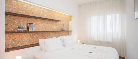 3 makuuhuonetta, silitysrauta/-lauta, Wi-Fi, vuodevaatteet