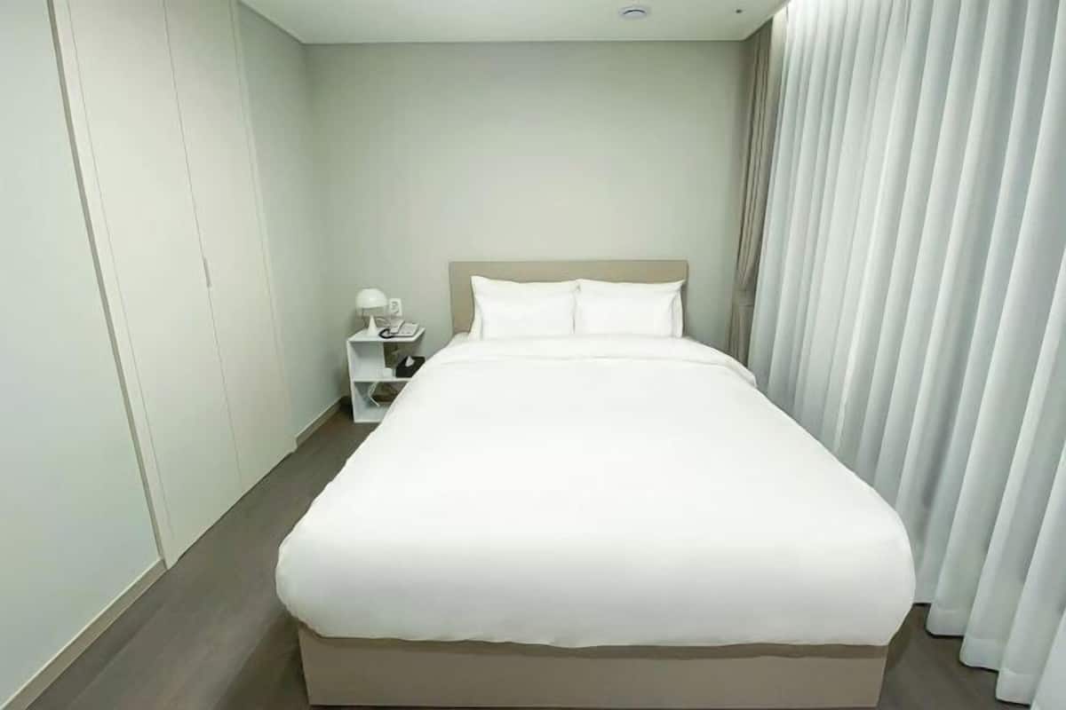 Roupas de cama premium, edredons de pluma, escrivaninha
