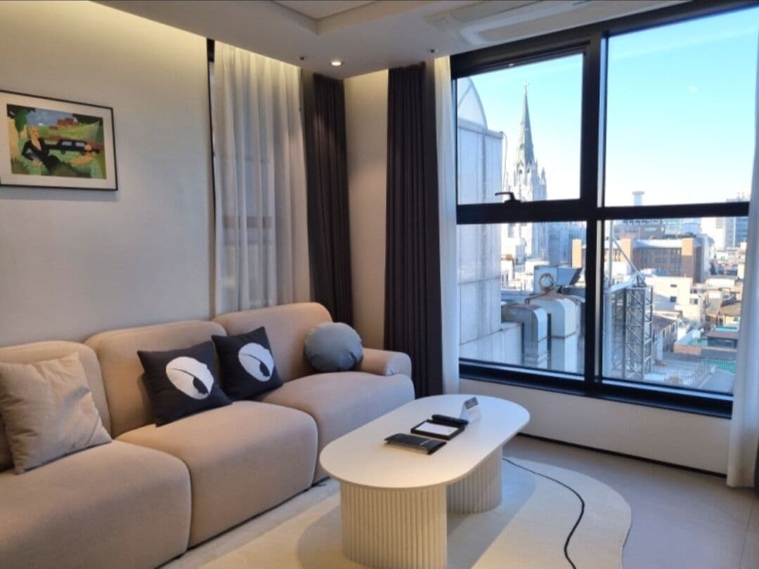 Premium bedding, down duvets, in-room safe, desk