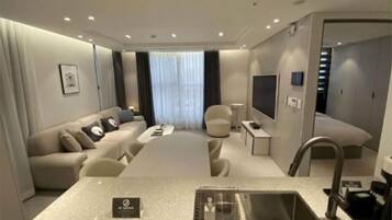 Superior Family Coner Suite