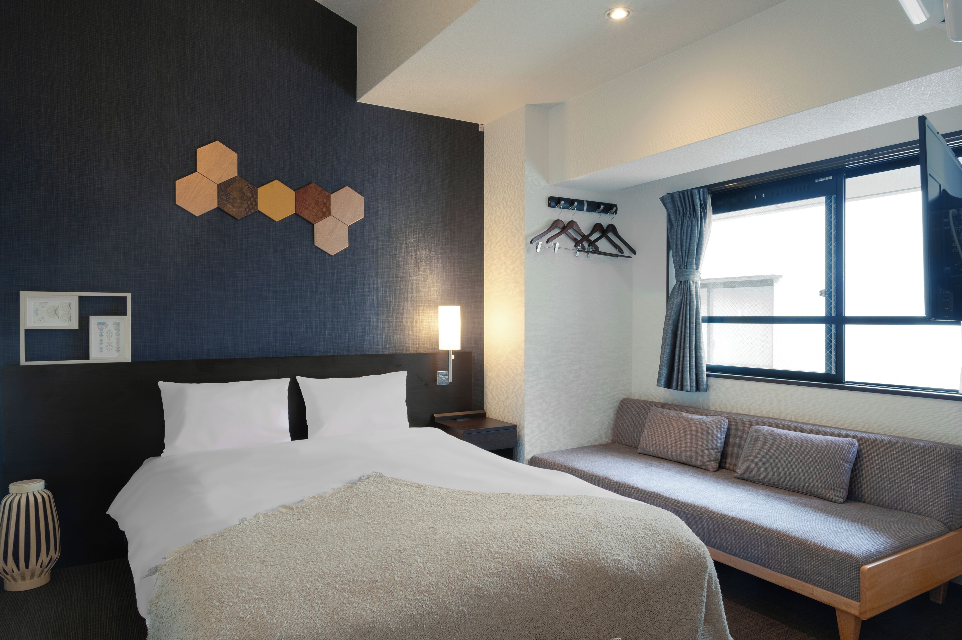 Quarto triplo conforto, 1 cama de casal e sofá-cama, vista para o parque | Roupas de cama antialérgicas, edredons de pluma, cofres nos quartos