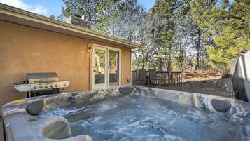 Bồn tắm spa ngoài trời