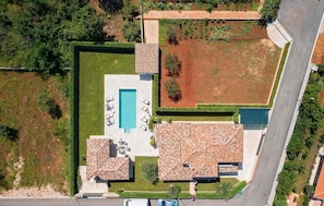 Exterior - 4 bedroom nice home in Buje (Buje)