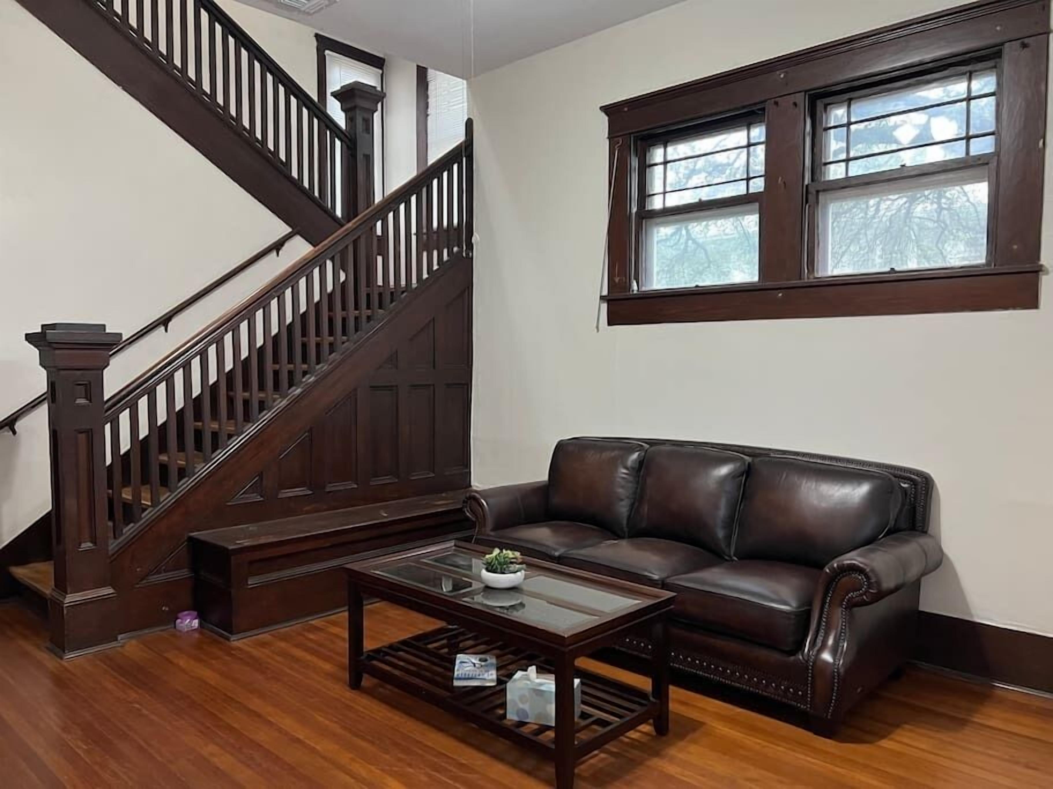 Pearl & Riverwalk 3BR Historic Home w Desk/Laundry