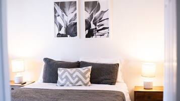 1 habitación, escritorio, tabla de planchar con plancha y wifi gratis