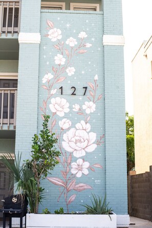 Exterior detail - 202, Ocean Side, Patio, Laundry, Desk (South Padre Island)