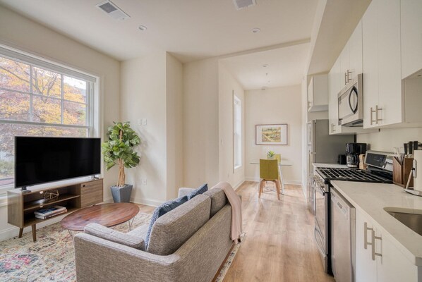 Interior - Dreamy Dupont Circle 1BR w/ W/D, nr Nightlife & Bars, by Blueground (Washington, D.C.)