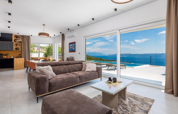 Stereo - Nice home in Crikvenica (Crikvenica)