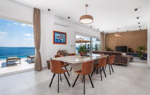 Dining - Nice home in Crikvenica (Crikvenica)