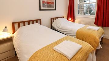 5 bedrooms, WiFi (free), individually decorated, individually furnished