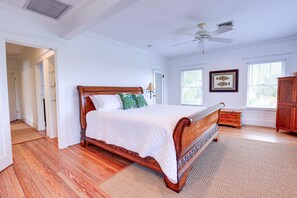3 bedrooms, travel cot, WiFi, bed sheets
