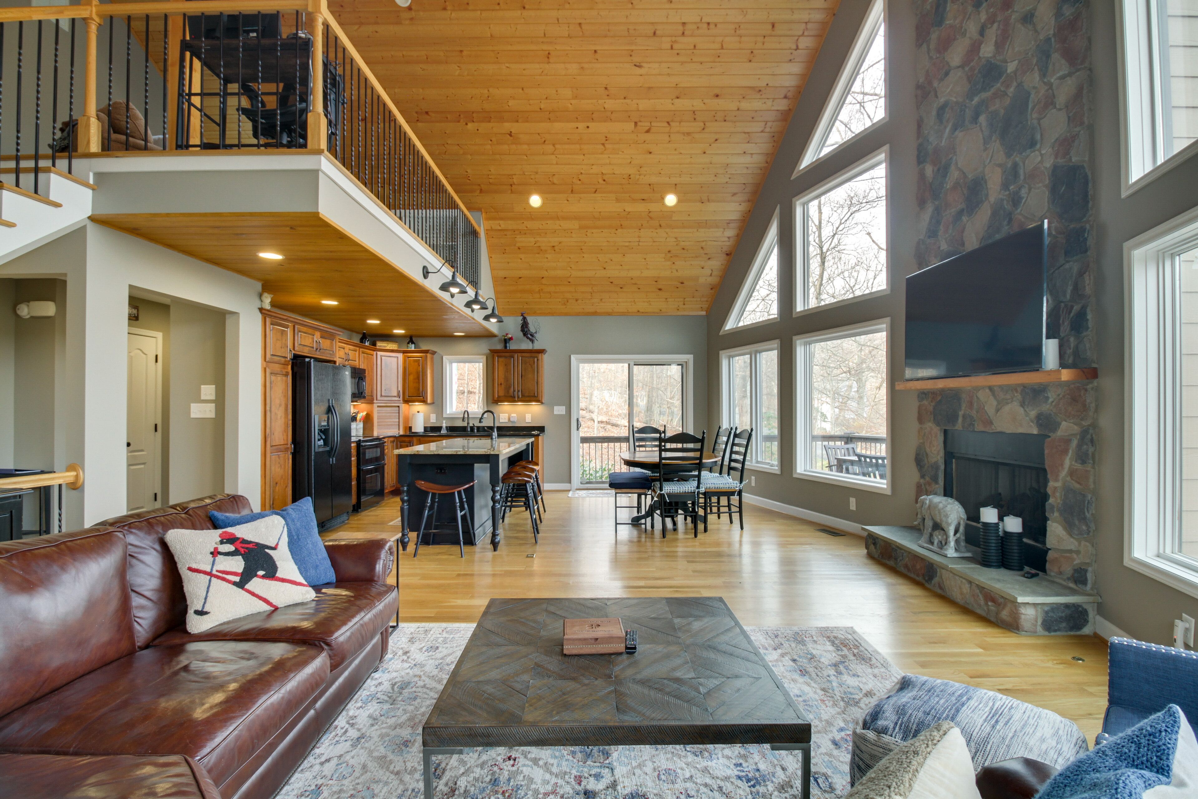 Wintergreen Resort Home: Close to Slopes & Trails