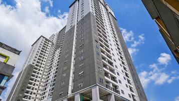 Vista frontal de la propiedad