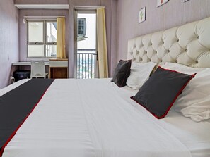 Kahden hengen deluxe-huone | Työpöytä, kannettavalle tietokoneelle sopiva työtila, ilmainen Wi-Fi