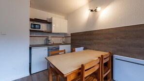 Fridge, microwave, dishwasher, coffee/tea maker - Apt 4 ppl near the ski runs (Morillon)