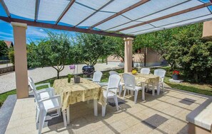 Outdoor dining - Gorgeous apartment in Tar-Vabriga (Tar-Vabriga)