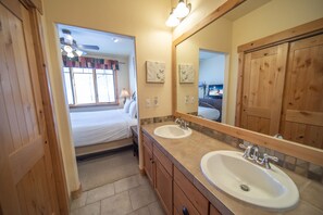 Townhome Design - 2 sovrum - uteplats - utsikt mot dalen (Settlers Creek 6528) | Exteriör