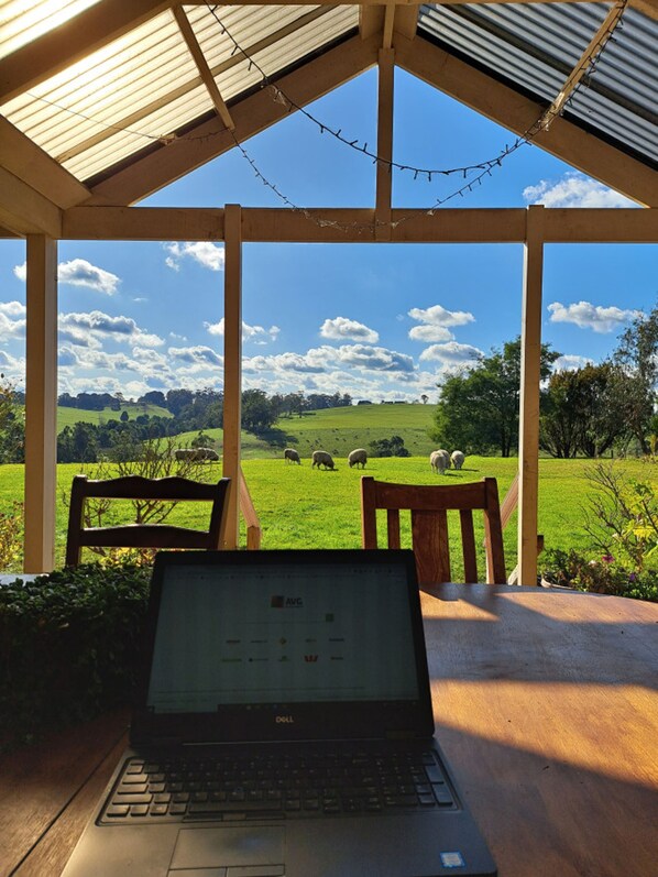 Apartment | 4 bedrooms, desk - Jilly Park Farm Interactive Experience (Buln Buln)