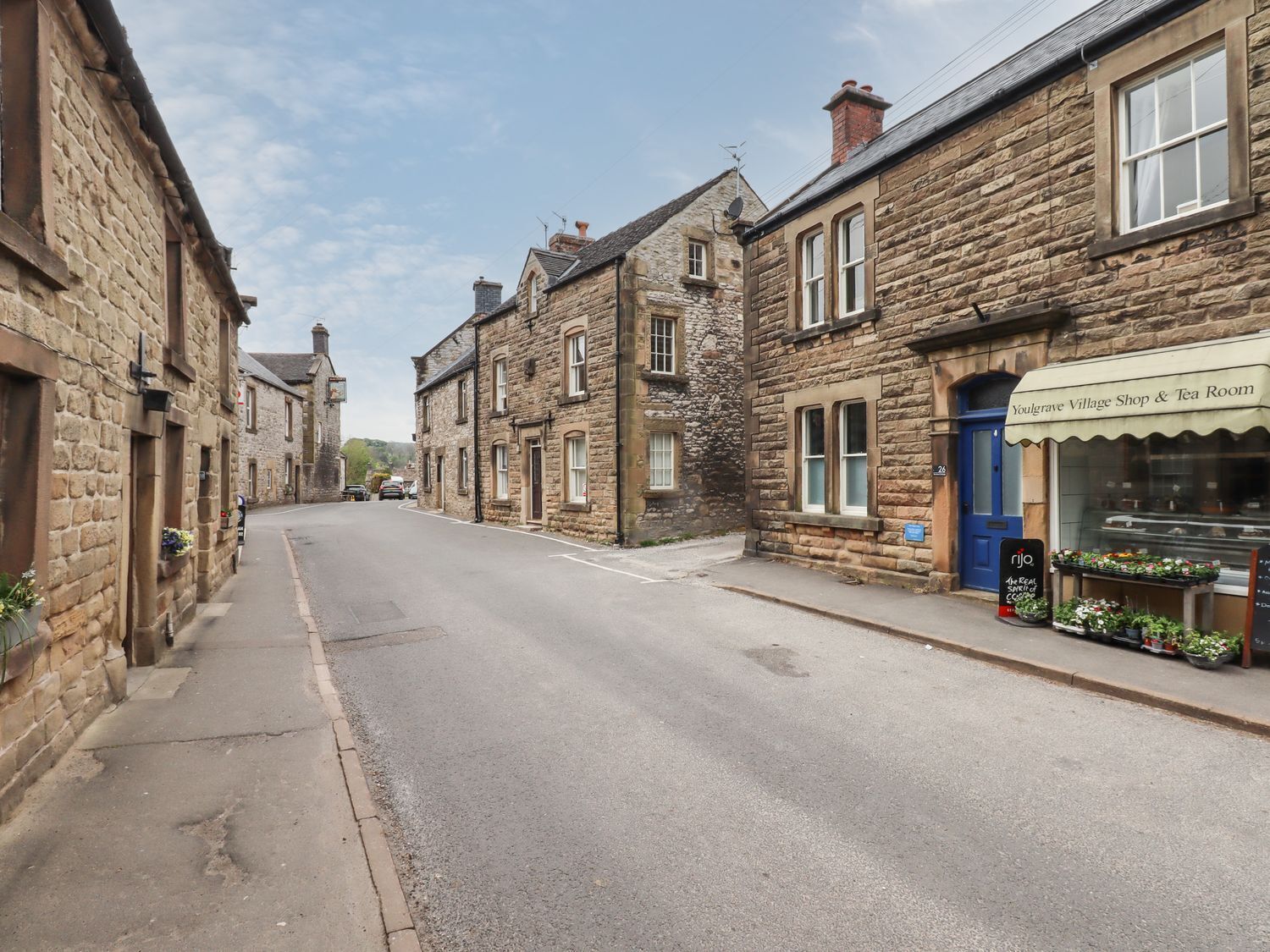 2 bedrooms, individually decorated, individually furnished, free WiFi