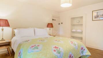 2 bedrooms, individually decorated, individually furnished, free WiFi