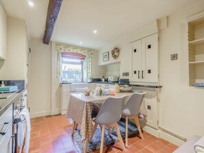 冰箱、洗碗机、电热水壶、烤面包机