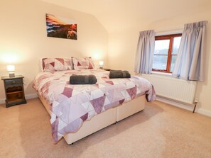 4 عدّة غرف نوم وبديكورات فريدة لكل غرفة وطراز فريد لكل وحدة