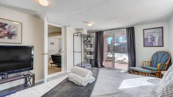 6 quartos, espaço de trabalho para notebook, Wi-Fi de cortesia