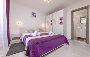 4 bedrooms, iron/ironing board, travel cot, free WiFi