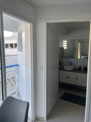 Interior - 1 Bedroom Apartment in Saint-FranÃ§ois (Saint-François)