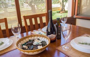 Dining - 2 bedroom beach front home in Novigrad (Novigrad)