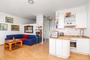 Living room - Apartment for 3 With Balcony by Renters (Poznan)