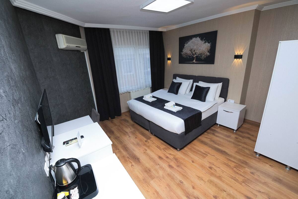 Premium bedding, minibar, desk, laptop workspace