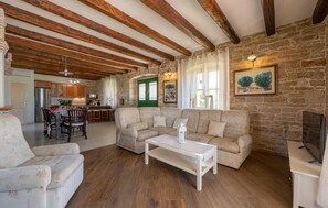 Televisión y reproductor de DVD 