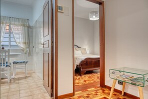 2 chambres, fer et planche Ă repasser, Wi-Fi gratuit, draps fournis