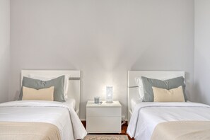 2 chambres, fer et planche à repasser, Wi-Fi gratuit, draps fournis