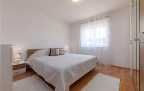 2 Schlafzimmer, Reisekinderbett, kostenloses WLAN, Bettwäsche