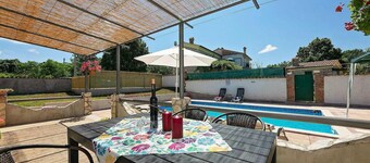 Beautiful home in Labin with WiFi