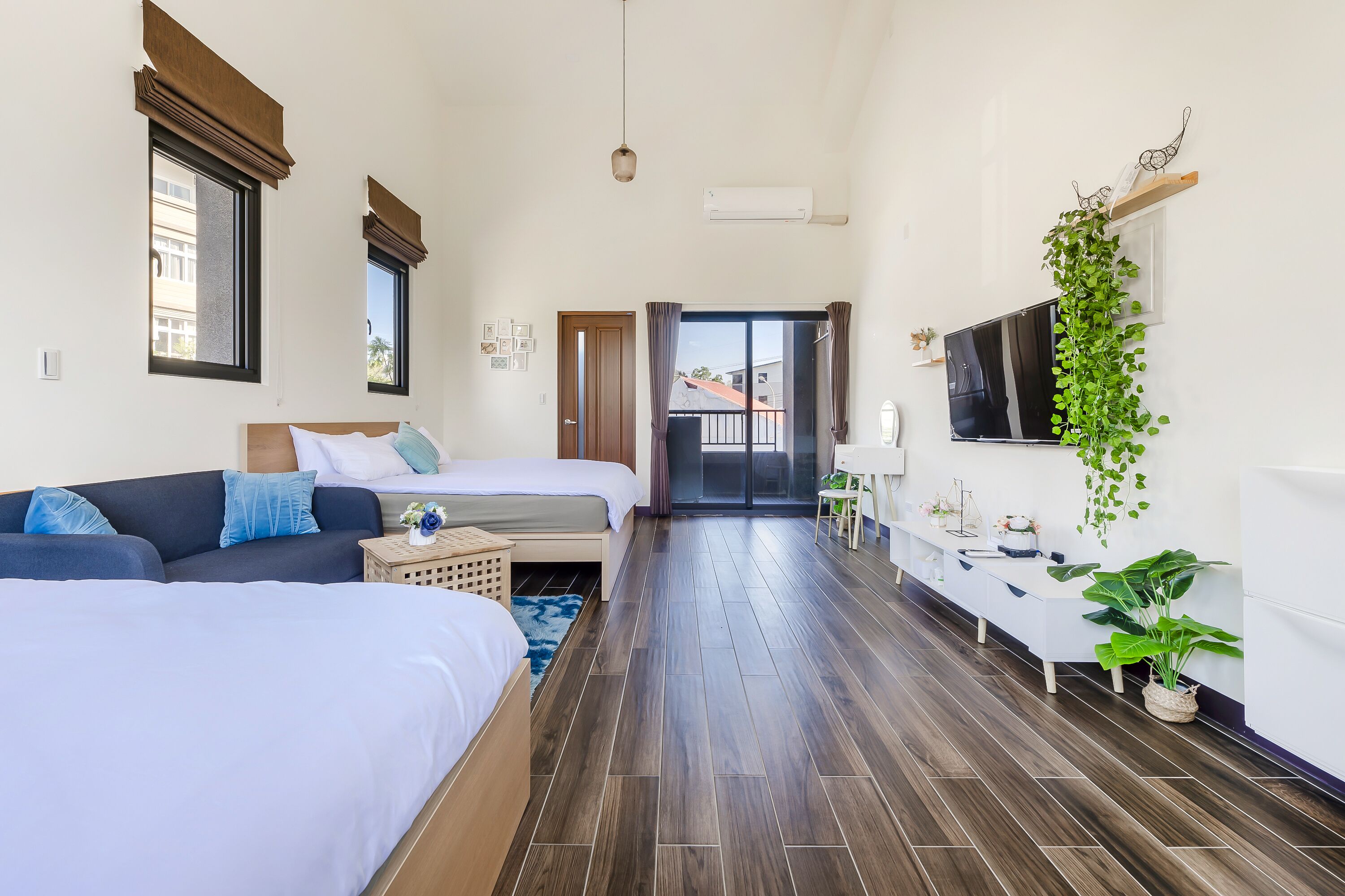 Grand Quadruple Room | Individually furnished, blackout drapes, soundproofing, free WiFi