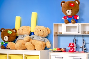 Children’s play area – indoor - Pumori Guesthouse (Puli)