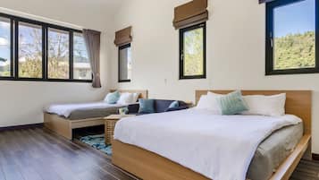Grand Quadruple Room | Individually furnished, blackout drapes, soundproofing, free WiFi