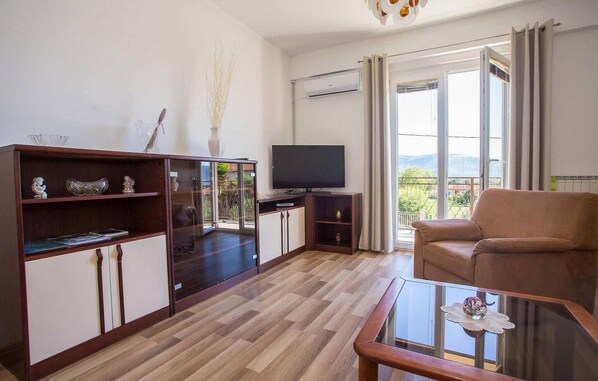 TV - Lovely apartment in Rabac with WiFi (Rabac)