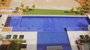 Piscine extérieure
