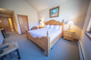 Residenza Superior, 3 camere da letto, balcone, vista montagna (Red Hawk Townhomes 2337) | 3 camere, ferro/asse da stiro, Wi-Fi gratuito, lenzuola