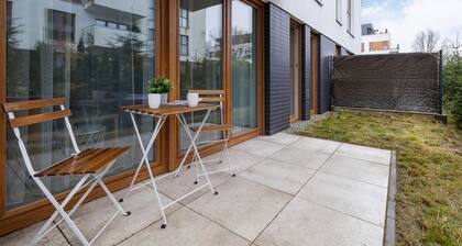 Stylish Apartment Bażantów by Renters