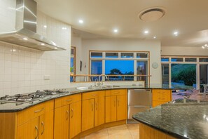 Microwave, oven, stovetop, dishwasher - Executive Home in Exclusive Gated Community.
Private Beach, Private Walkways.
 (Tamaterau)